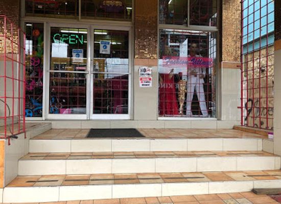 jamaica/manchester-plateau/shop/fashion-village