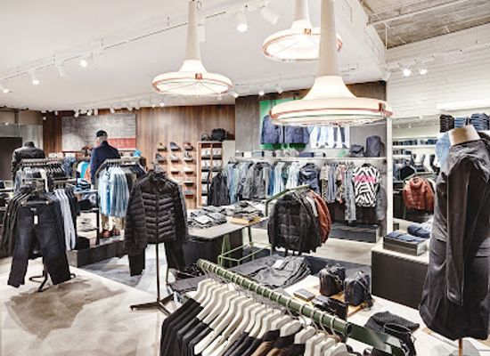 austria/karwendel-mountains/shop/g-star-raw-store