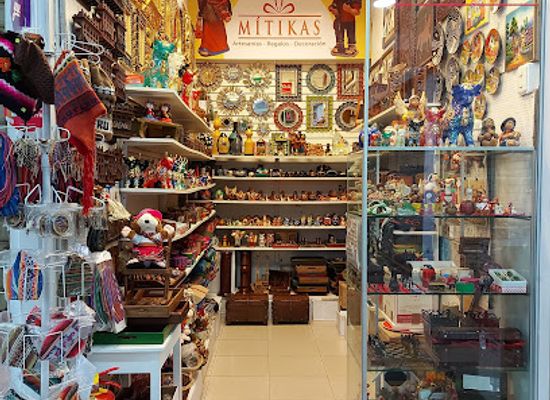 peru/andean-highlands/shop/mitikas-artesanias-tienda-de-artesania-peruana-regalos-souvenirs-y-articulos-de-decoracion