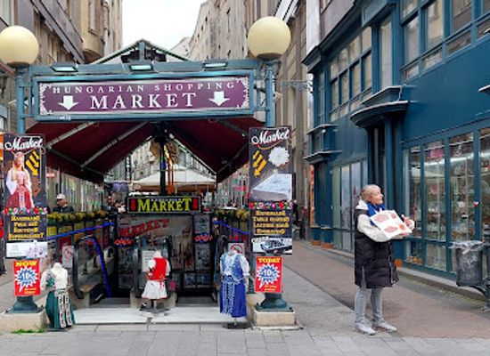 hungary/budapest/castle-district/shop/hungrian-shopping-markets