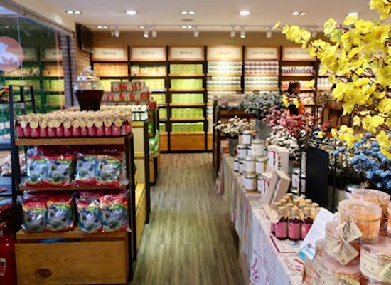 vietnam/dalat/xuan-huong-lake/shop/l-angfarm-store-mong-dep