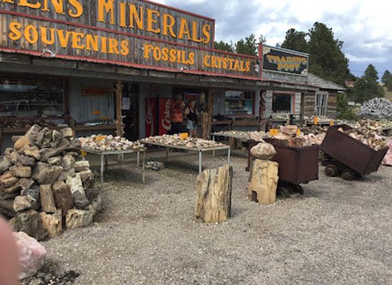 south-dakota/custer/shop/ken-s-minerals-trading-post