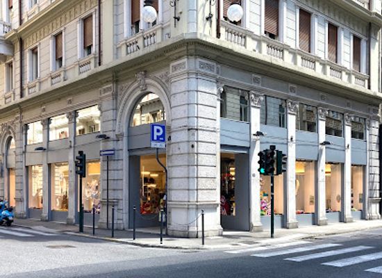 italy/trieste/shop/corner