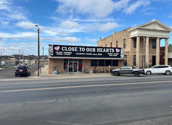 texas/edwards-plateau/shop/close-to-our-hearts