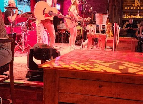 tennessee/nashville/downtown-nashville/shop/it-s-a-nashville-thing-y-all