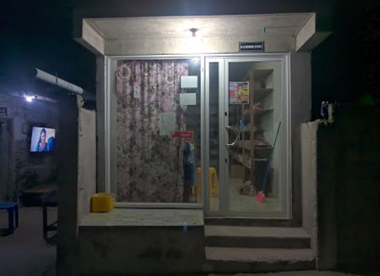 maldives/maafushi/shop/h-s-screen-store