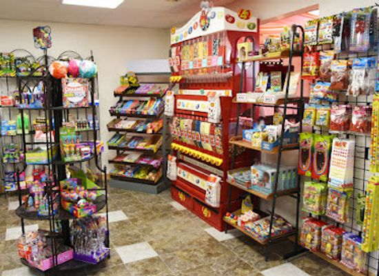 iowa/little-switzerland/shop/the-sweet-tooth