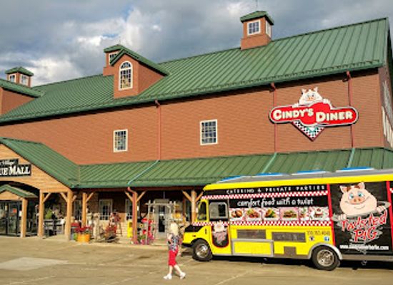 ohio/amish-country/shop/berlin-village-antique-mall