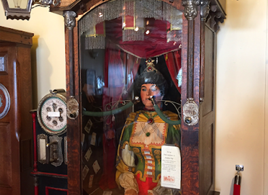 montana/southeastern-montana/shop/montana-treasures