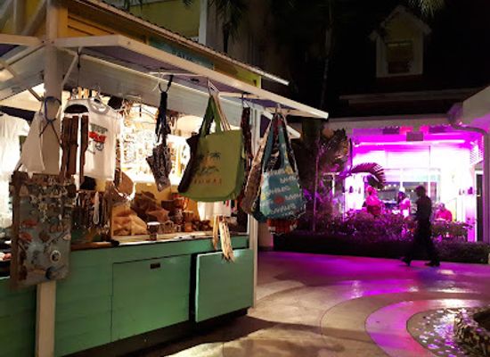 the-bahamas/inagua/shop/crystal-court-shops
