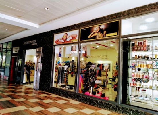 rwanda/kigali-province/shop/accessorize-with-style