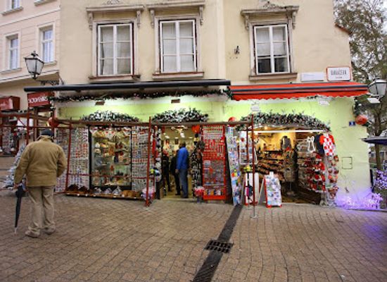 croatia/zagreb/kaptol/shop/suvenir-kaptol