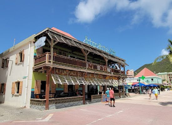 sint-maarten/middle-region/shop/sint-rose-shopping-mall