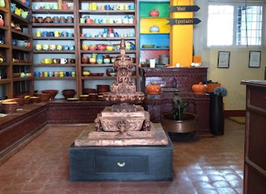 nepal/patan/mahabouddha-temple/shop/mahaguthi-craft-with-conscience