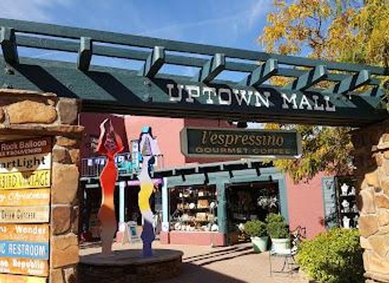arizona/red-rock-country/shop/sedona-original-uptown-mall-plaza