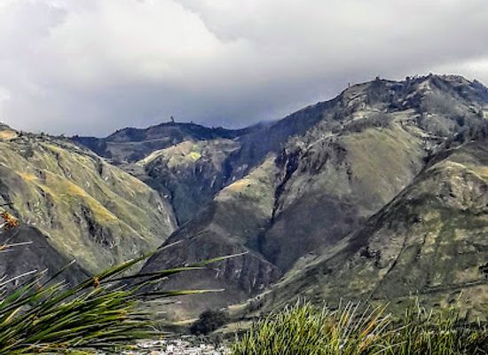 ecuador/imbabura-region/shop/laguna-de-yahuarcocha