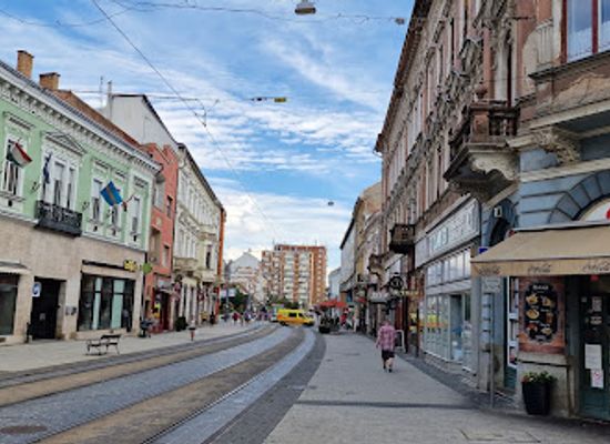 hungary/miskolc/shop/tip-top-shop-cipobolt