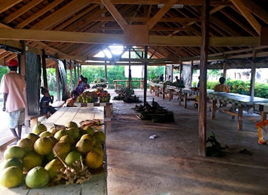 vanuatu/luganville/shop/local-market-seven-star