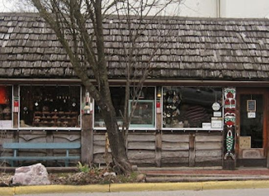 indiana/brown-county-state-park/shop/totem-post