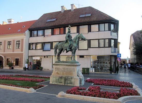 hungary/pilis-mountains/shop/magma-hungarian-art-design