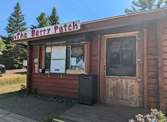 michigan/copper-harbor/shop/the-berry-patch