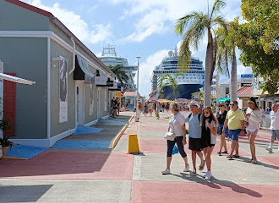 sint-maarten/little-bay-beach/shop/phillipsburg-sint-maarten