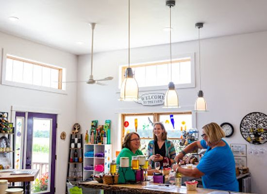 iowa/northeast-iowa/shop/heaven-boutique-winery