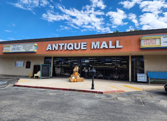 texas/new-braunfels/shop/the-rooster-antiques