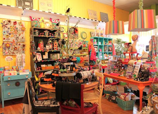 texas/enchanted-rock-state-natural-area/shop/heirlooms-needless-necessities