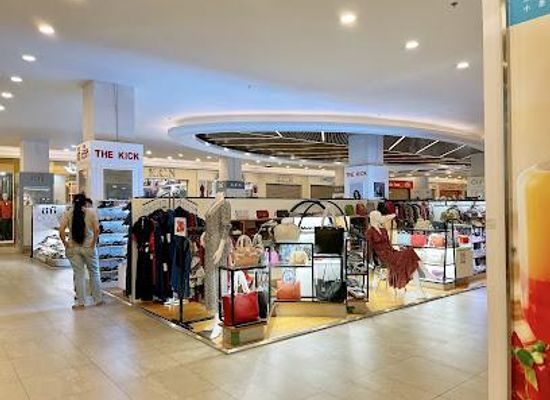 cambodia/phnom-penh/shop/sorya-center-point