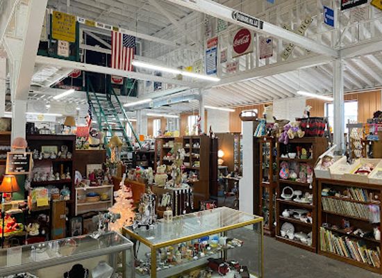 indiana/elkhart/shop/820-antiques