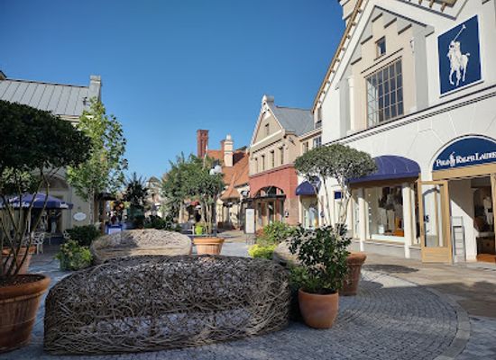 belgium/land-of-waas/shop/maasmechelen-village