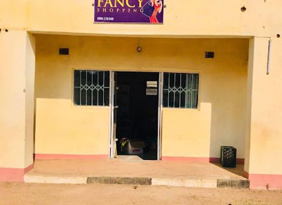 malawi/lilongwe-plain/shop/fancy-shopping