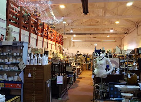 united-kingdom/montgomeryshire/shop/cambrian-house-emporium