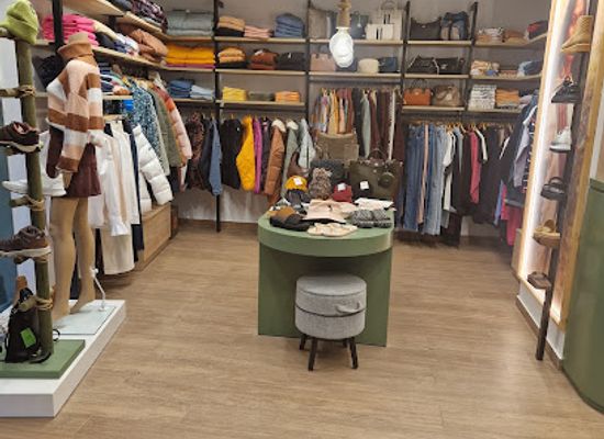 greece/zakynthos/shop/pocahontas-boutique