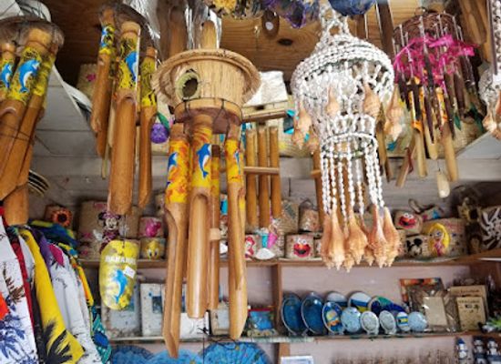 the-bahamas/lucaya/shop/little-darlings-souvenir-booth
