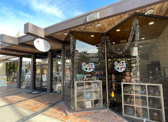 california/palm-springs/shop/sazzy-s-galleria