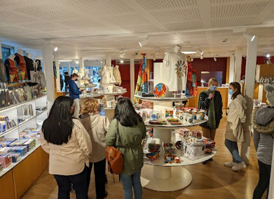 spain/catalonia/shop/sagrada-familia-souvenir-shop