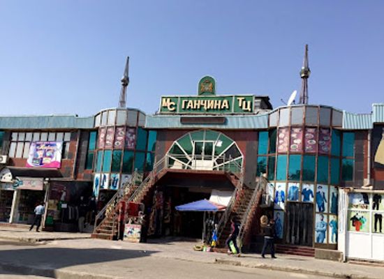 tajikistan/districts-of-republican-subordination/shop/clothes-market-ganjina