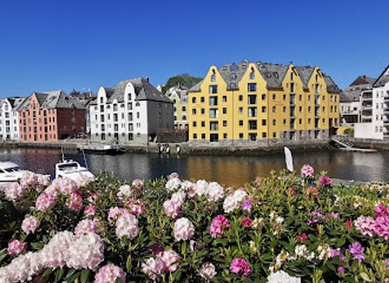 norway/alesund/shop/kremmergaarden