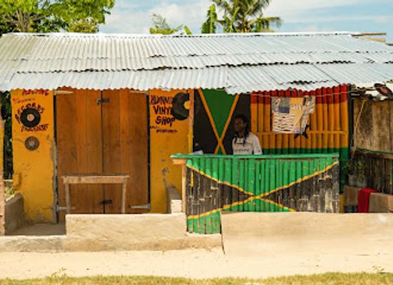 ghana/busua/shop/kumanini-vinyl-shop