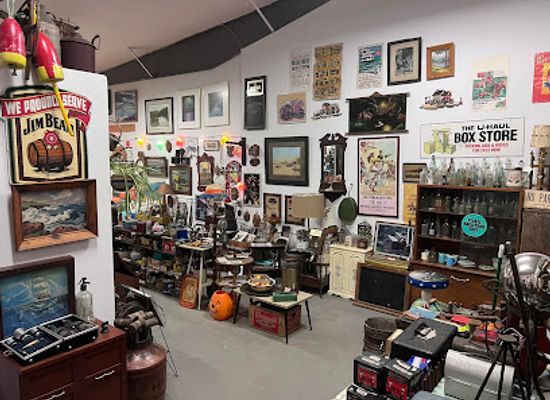 vermont/lamoille-county/shop/the-vintage-den-vt