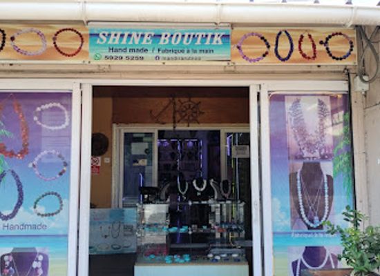 mauritius/flic-en-flac-beach/shop/shine-boutik