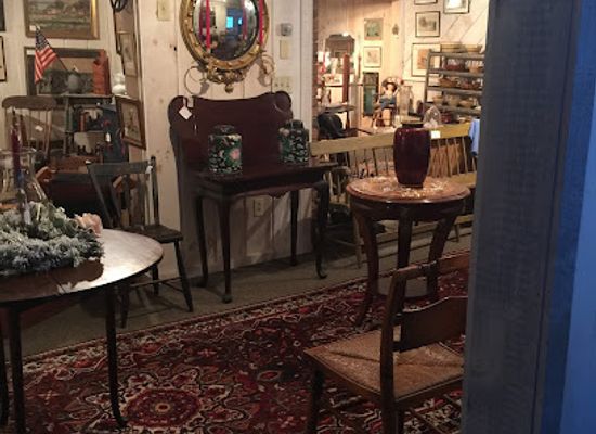vermont/windham-county/shop/the-shops-at-collectors-cottage