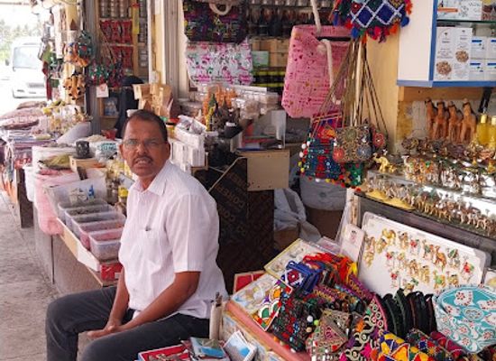 oman/salalah/shop/souq-al-hafa