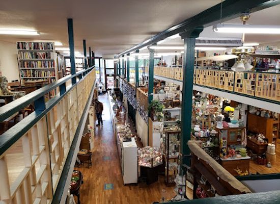 colorado/pueblo/shop/cotton-s-antique-emporium