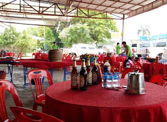 laos/oudomxay-province/shop/large-car-shop-no-bouaphan