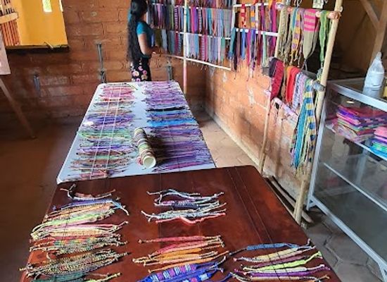 honduras/copan-ruinas/shop/jardin-de-mujeres-tejiendo-maya-chorti