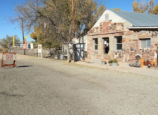 utah/capitol-reef-national-park/shop/rockin-riddle-rock-shop