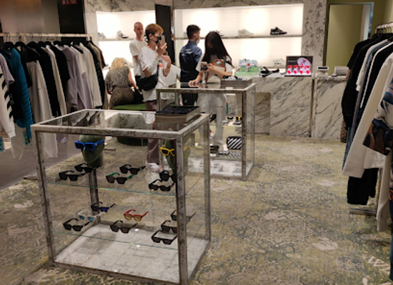 italy/milan/duomo/shop/off-white-milan-la-rinascente